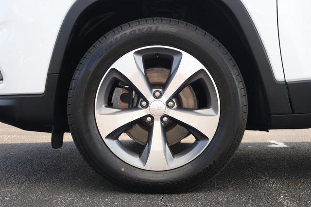 used 2022 Jeep Cherokee car, priced at $25,545