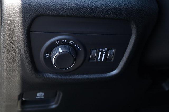 new 2025 Jeep Grand Cherokee car, priced at $39,615