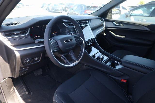 new 2025 Jeep Grand Cherokee car, priced at $39,615