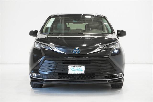 used 2023 Toyota Sienna car, priced at $38,718