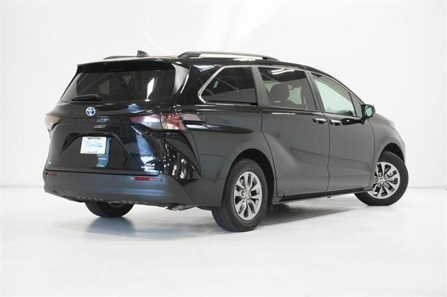 used 2023 Toyota Sienna car, priced at $38,718