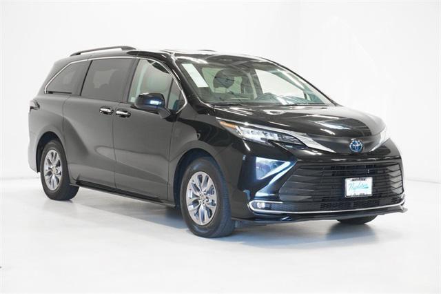 used 2023 Toyota Sienna car, priced at $38,718