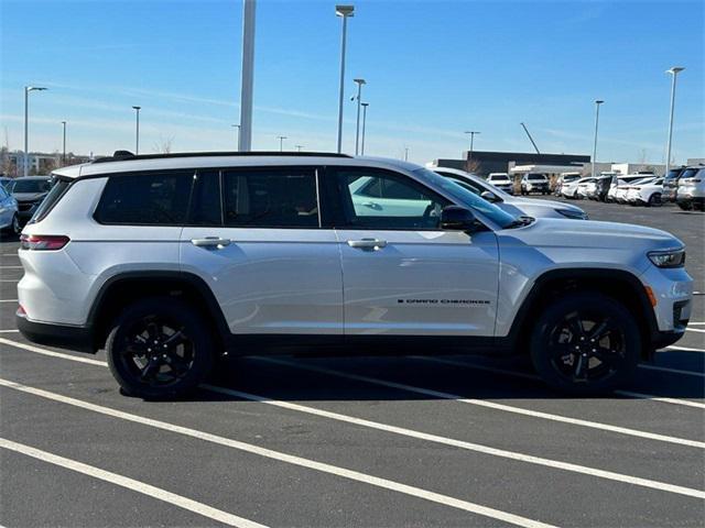 new 2024 Jeep Grand Cherokee L car, priced at $39,278