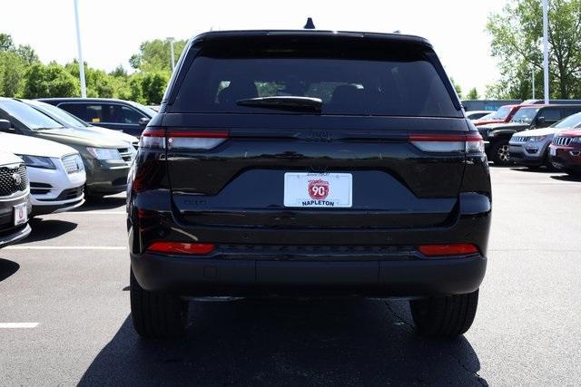 new 2024 Jeep Grand Cherokee car, priced at $41,977