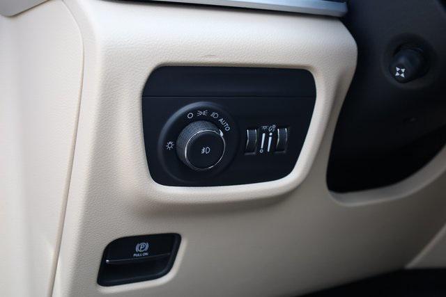 new 2025 Jeep Grand Cherokee car, priced at $46,942