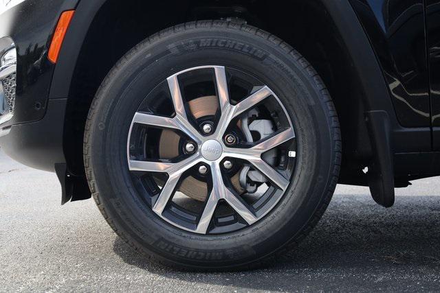 new 2025 Jeep Grand Cherokee car, priced at $46,942
