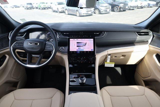 new 2025 Jeep Grand Cherokee car, priced at $46,942