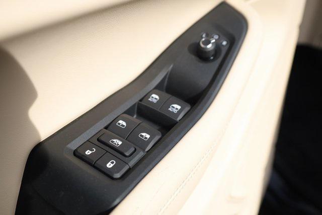 new 2025 Jeep Grand Cherokee car, priced at $46,942