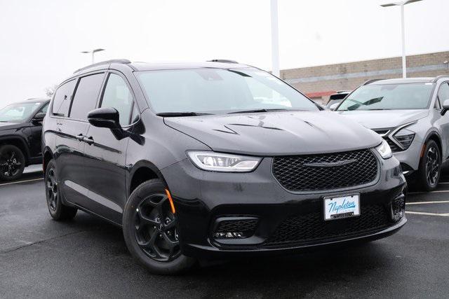 new 2025 Chrysler Pacifica Hybrid car, priced at $44,835