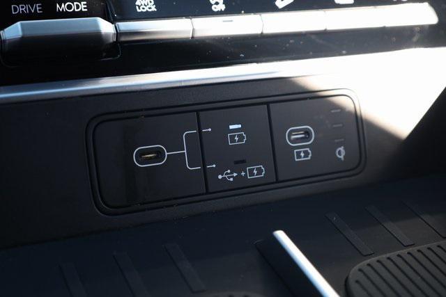 used 2025 Hyundai Santa Fe car, priced at $36,234