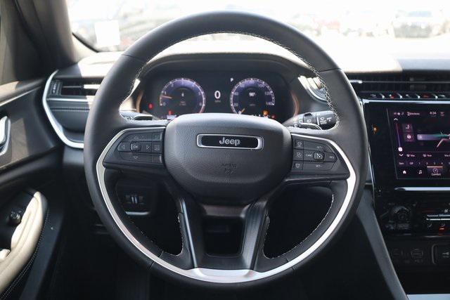 new 2025 Jeep Grand Cherokee car, priced at $42,555