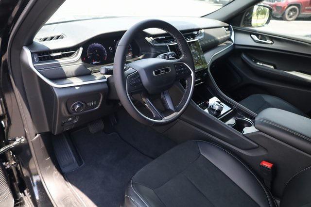 new 2025 Jeep Grand Cherokee car, priced at $42,555