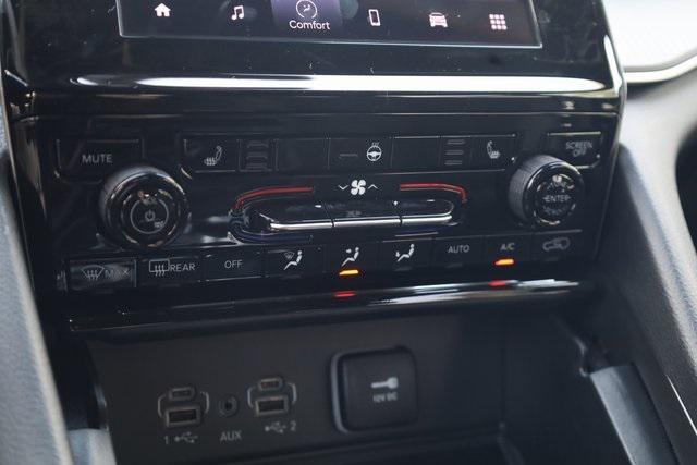 new 2025 Jeep Grand Cherokee car, priced at $42,555