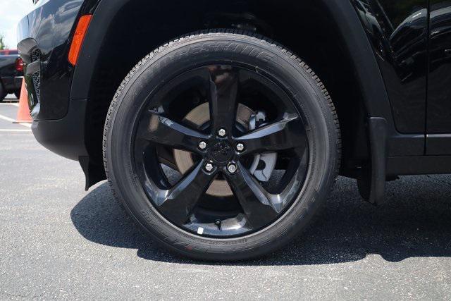 new 2025 Jeep Grand Cherokee car, priced at $42,555