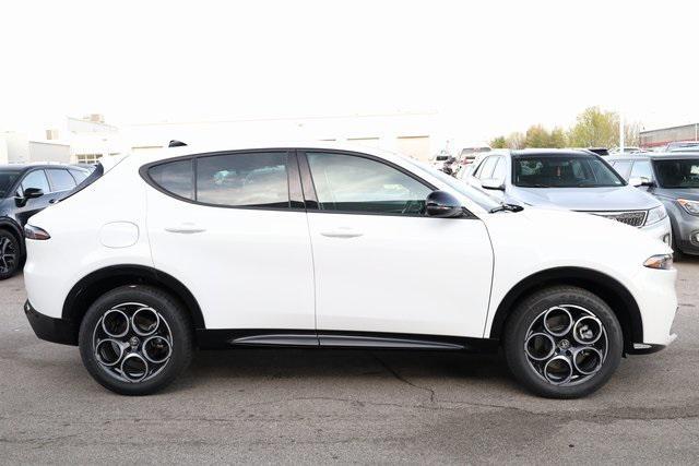 new 2025 Alfa Romeo Tonale car, priced at $32,895