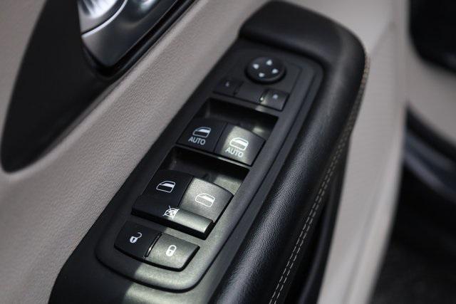 used 2022 Chrysler Pacifica car, priced at $22,100