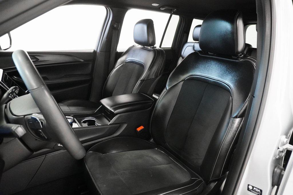 used 2024 Jeep Grand Cherokee car, priced at $31,500