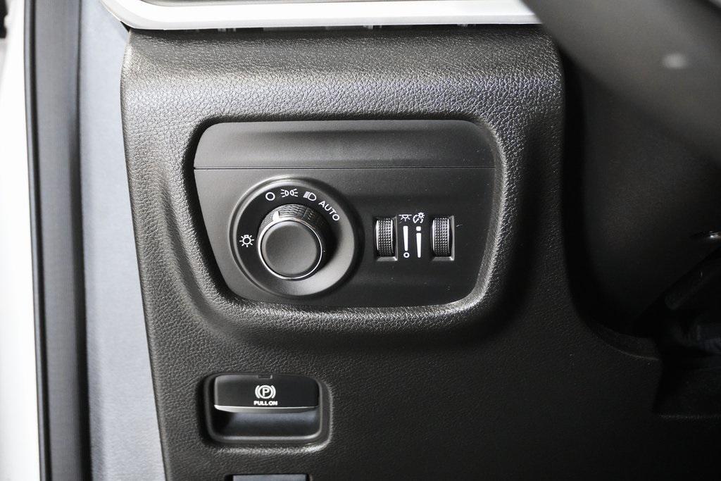 used 2024 Jeep Grand Cherokee car, priced at $31,500
