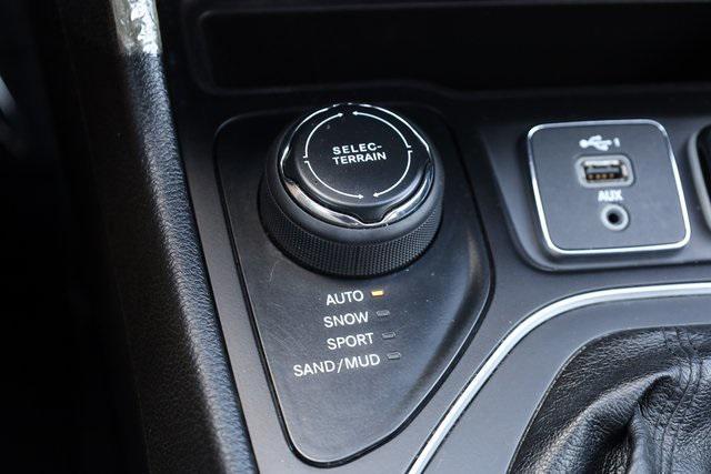 used 2021 Jeep Cherokee car, priced at $18,600