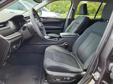 used 2023 Jeep Grand Cherokee car, priced at $30,450