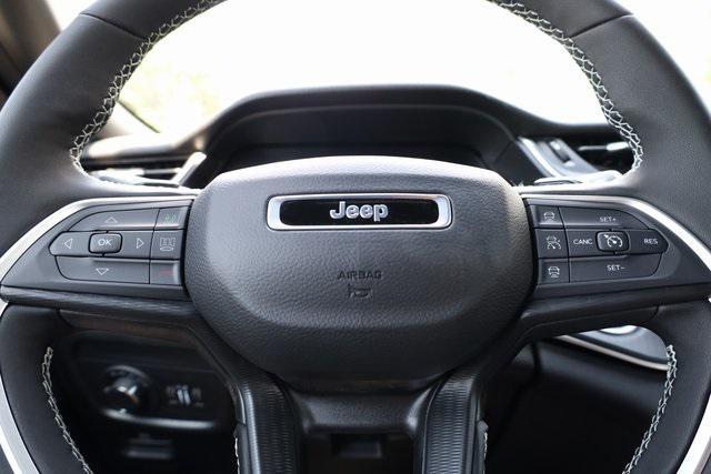 new 2025 Jeep Grand Cherokee car, priced at $38,400