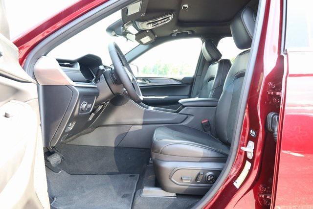 new 2025 Jeep Grand Cherokee car, priced at $35,600