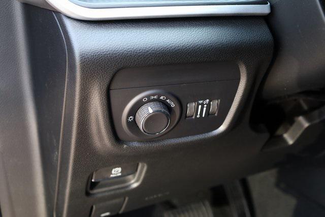 new 2025 Jeep Grand Cherokee car, priced at $35,600