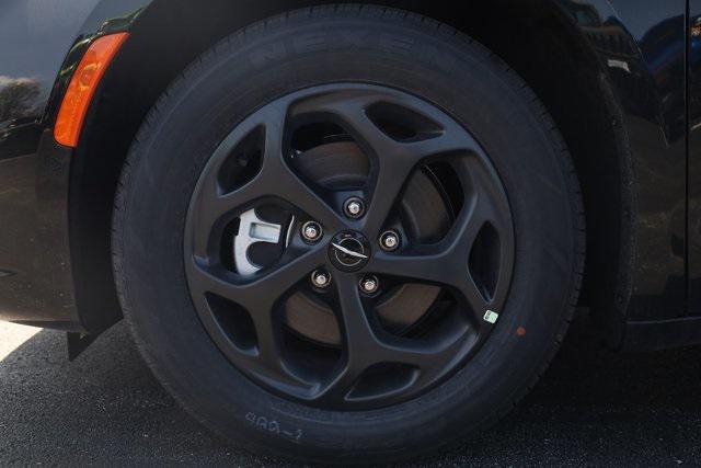 new 2025 Chrysler Pacifica Hybrid car, priced at $47,629