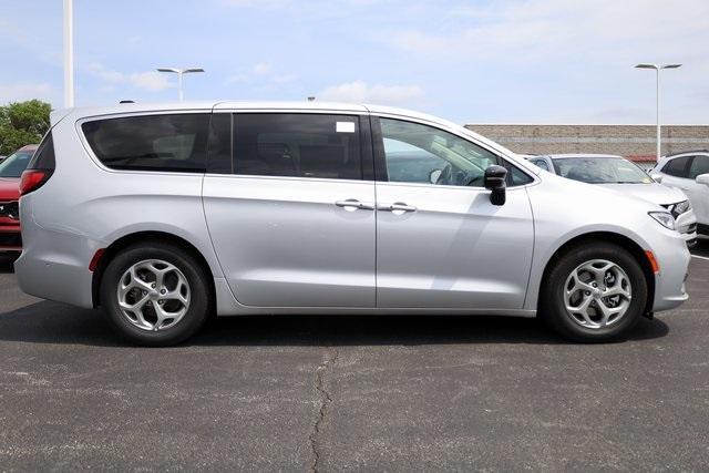 new 2024 Chrysler Pacifica car, priced at $50,477