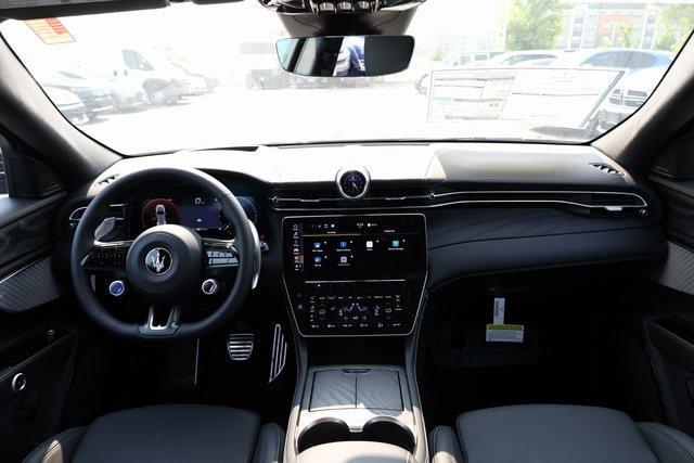 new 2025 Maserati Grecale car, priced at $75,994