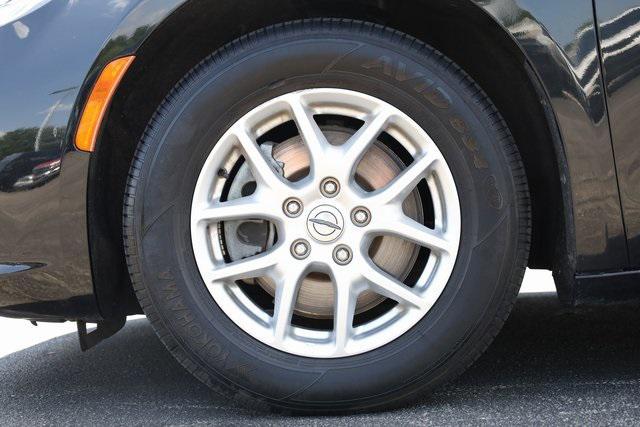 used 2023 Chrysler Pacifica car, priced at $21,651