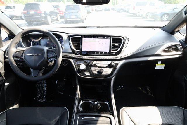 new 2025 Chrysler Pacifica Hybrid car, priced at $48,505
