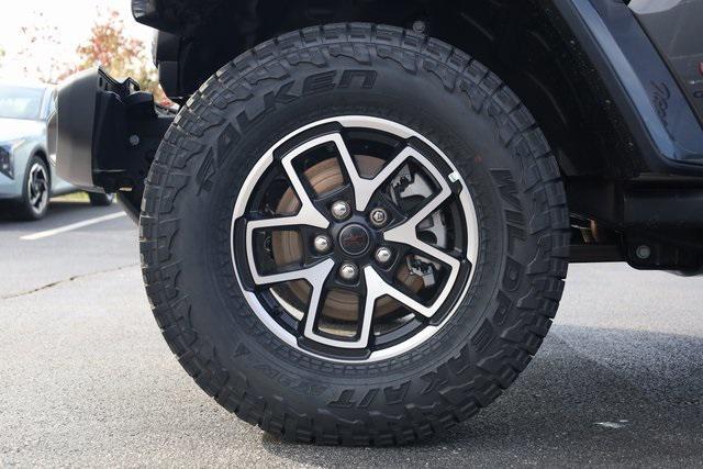 new 2025 Jeep Gladiator car, priced at $47,989