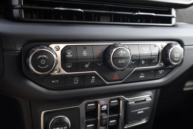 new 2025 Jeep Gladiator car, priced at $47,989