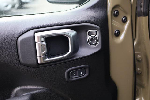 new 2025 Jeep Wrangler car, priced at $48,851