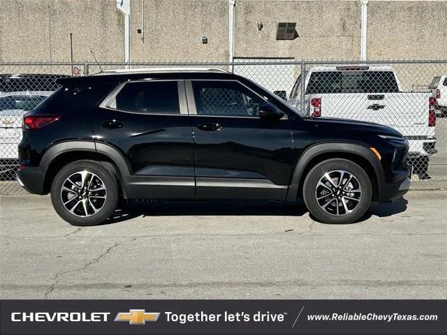 new 2025 Chevrolet TrailBlazer car, priced at $28,475