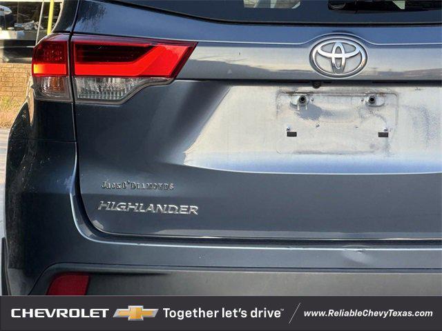 used 2019 Toyota Highlander car, priced at $19,792