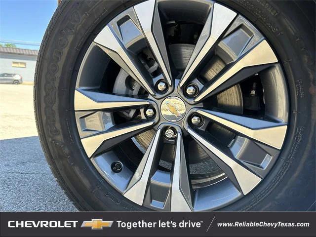 new 2026 Chevrolet Equinox car, priced at $29,290