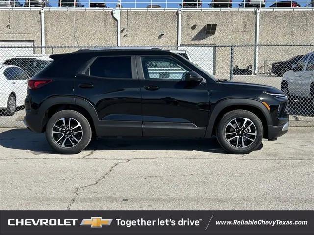 new 2025 Chevrolet TrailBlazer car, priced at $26,475