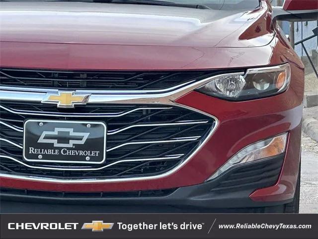 new 2025 Chevrolet Malibu car, priced at $27,040