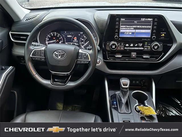 used 2020 Toyota Highlander car, priced at $25,671