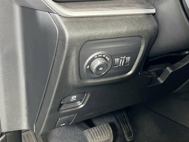 used 2022 Jeep Grand Cherokee car, priced at $35,659