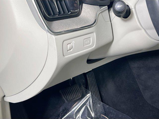 used 2022 Volvo XC60 car, priced at $36,854