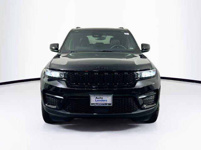 used 2022 Jeep Grand Cherokee car, priced at $31,001