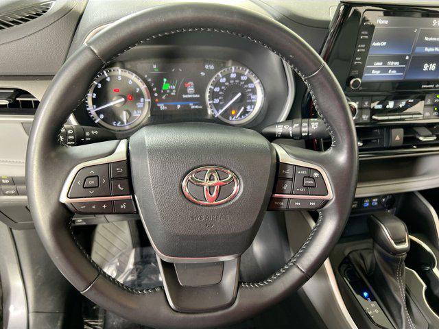 used 2022 Toyota Highlander car, priced at $36,718