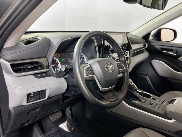 used 2022 Toyota Highlander car, priced at $36,718