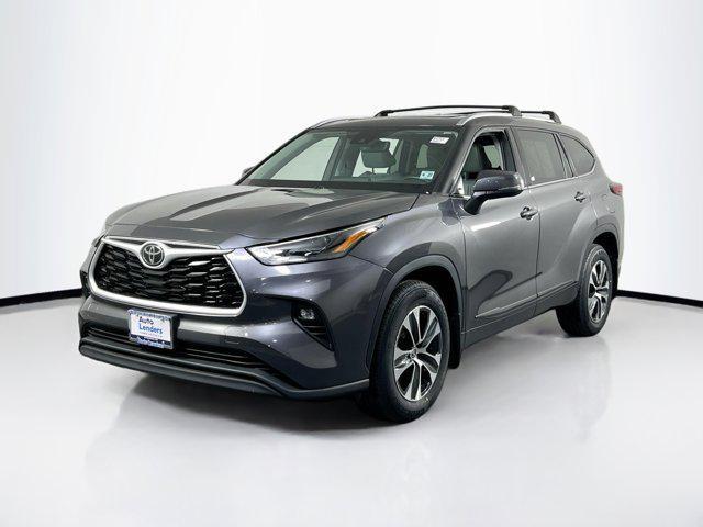 used 2022 Toyota Highlander car, priced at $36,718