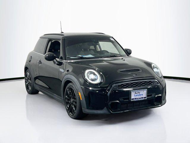 used 2022 MINI Hardtop car, priced at $24,682