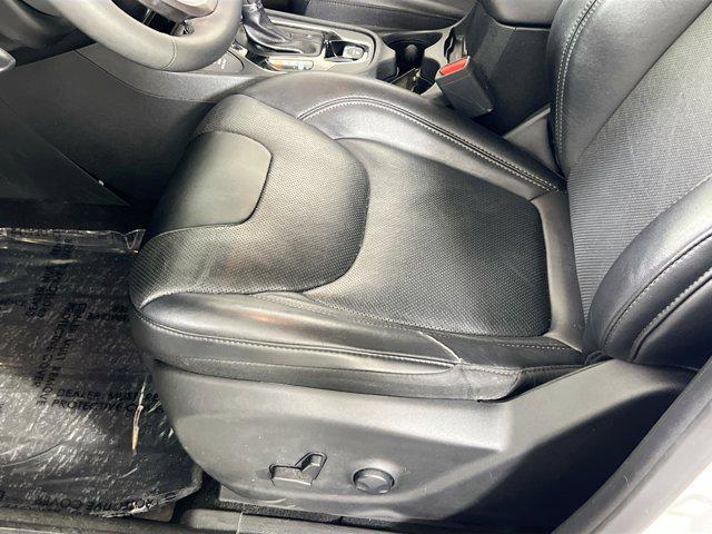 used 2022 Jeep Cherokee car, priced at $29,158