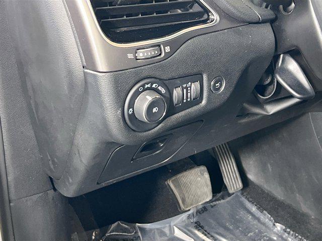 used 2022 Jeep Cherokee car, priced at $29,158